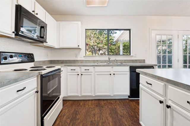 309 Sandlewood Lane, Cedar Hill, TX 75104