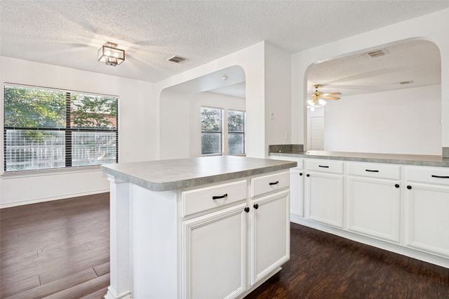 309 Sandlewood Lane, Cedar Hill, TX 75104
