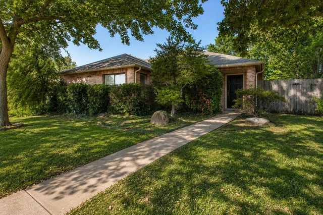 309 Sandlewood Lane, Cedar Hill, TX 75104