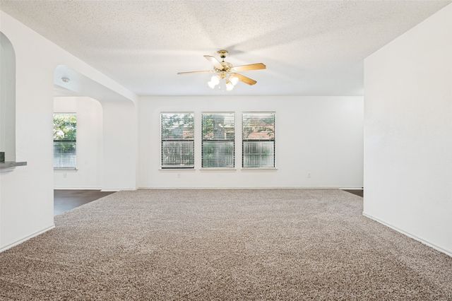 309 Sandlewood Lane, Cedar Hill, TX 75104