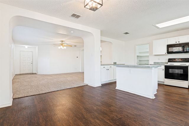 309 Sandlewood Lane, Cedar Hill, TX 75104