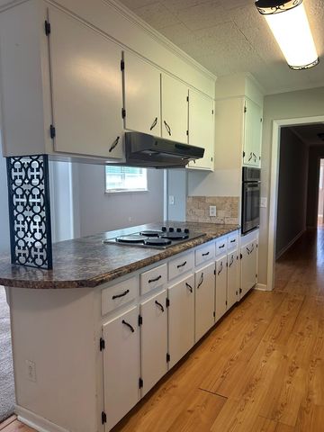 406 Park St, Ashford, AL 36312