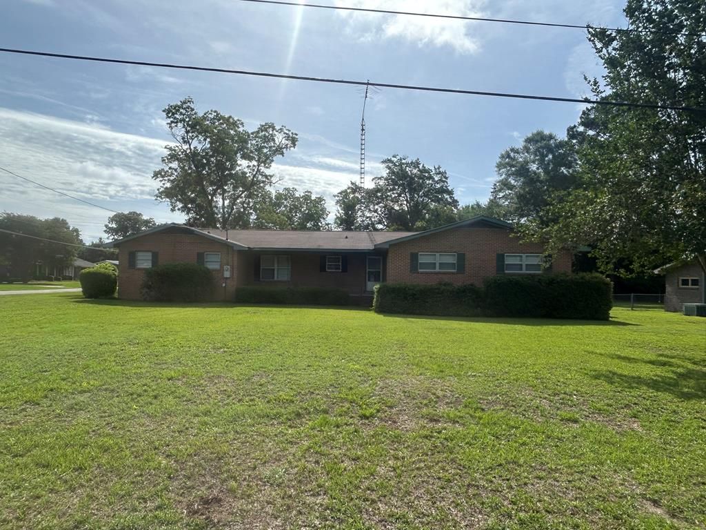 406 Park St, Ashford, AL 36312