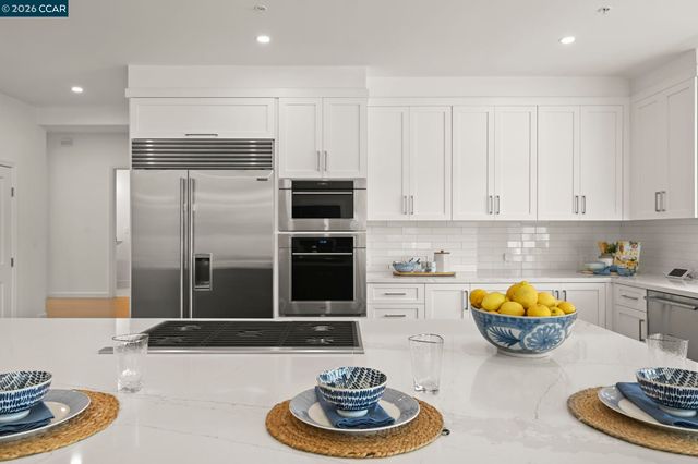 1 Oakview Terrace, Orinda, CA 94563