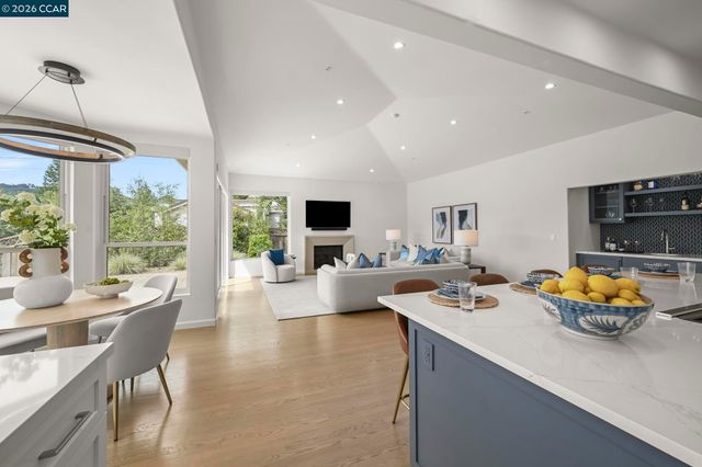 1 Oakview Terrace, Orinda, CA 94563