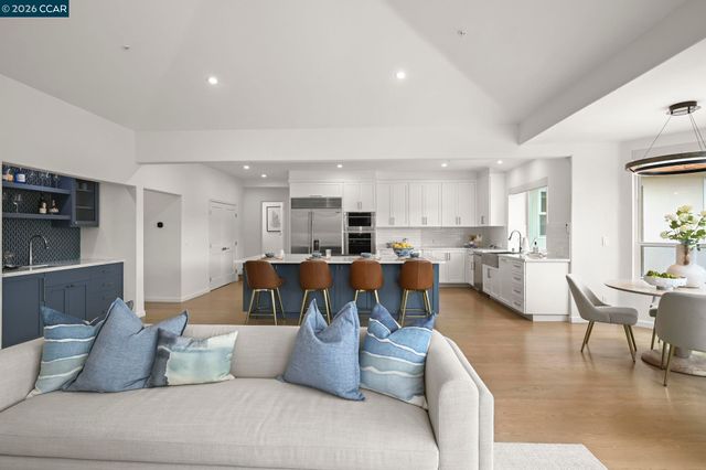 1 Oakview Terrace, Orinda, CA 94563