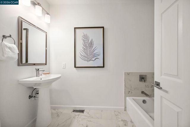 1 Oakview Terrace, Orinda, CA 94563