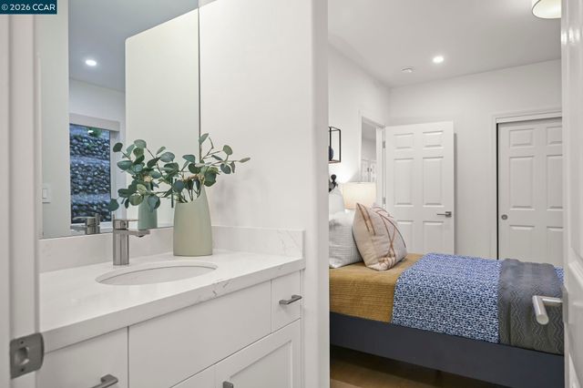 1 Oakview Terrace, Orinda, CA 94563