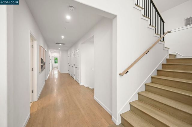 1 Oakview Terrace, Orinda, CA 94563