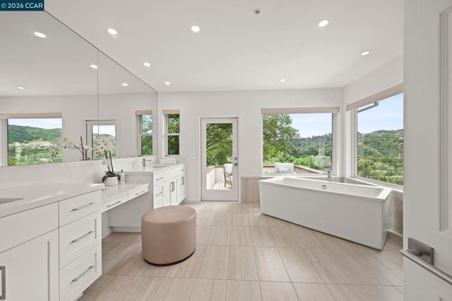 1 Oakview Terrace, Orinda, CA 94563