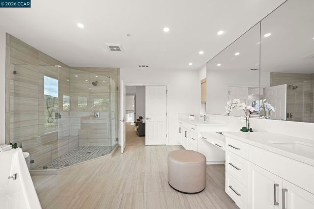 1 Oakview Terrace, Orinda, CA 94563