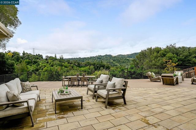 1 Oakview Terrace, Orinda, CA 94563
