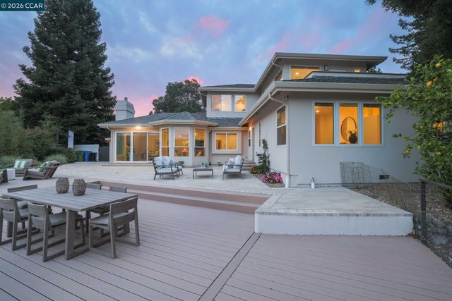 1 Oakview Terrace, Orinda, CA 94563