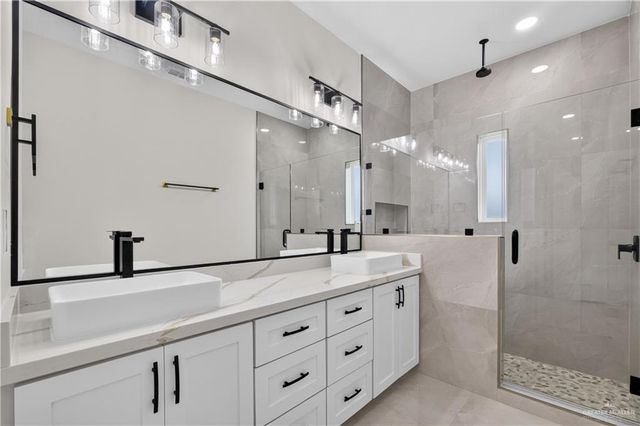 5116 W Burberry Street, Edinburg, TX 78541