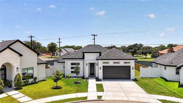 5116 W Burberry Street, Edinburg, TX 78541