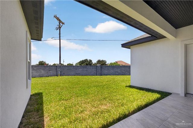 5116 W Burberry Street, Edinburg, TX 78541