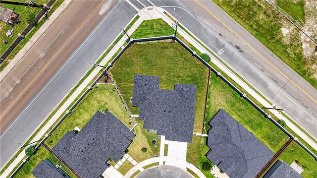 5116 W Burberry Street, Edinburg, TX 78541