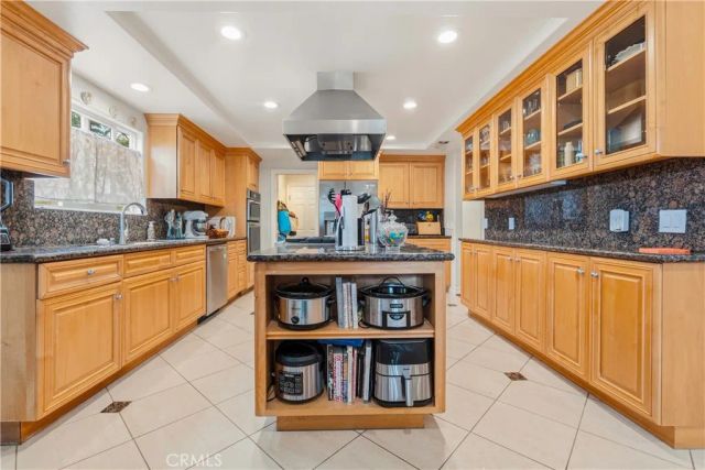 24409 Neece, Torrance, CA 90505