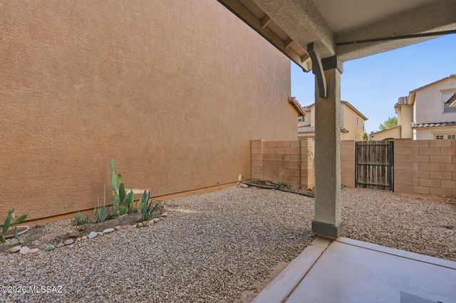 2727 N Saramano Lane, Tucson, AZ 85712