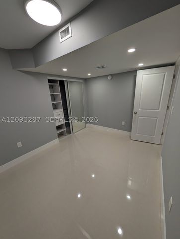 1750 NE 191st St 622-3, Miami, FL 33179