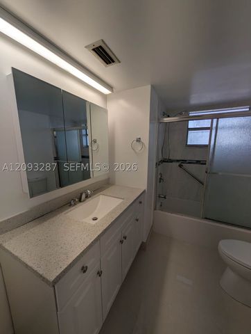 1750 NE 191st St 622-3, Miami, FL 33179