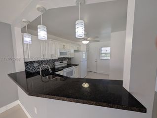 1750 NE 191st St 622-3, Miami, FL 33179