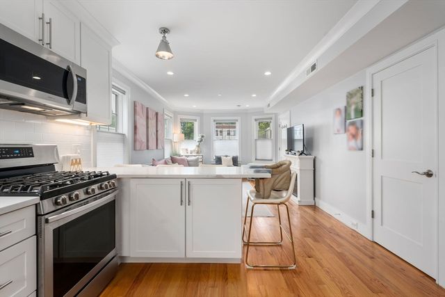 652 Hyde Park Ave. 2R, Boston, MA 02131