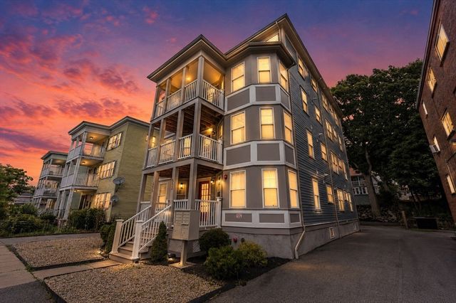 652 Hyde Park Ave. 2R, Boston, MA 02131