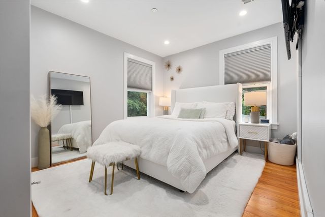 652 Hyde Park Ave. 2R, Boston, MA 02131