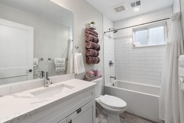 652 Hyde Park Ave. 2R, Boston, MA 02131