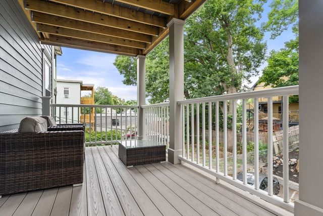 652 Hyde Park Ave. 2R, Boston, MA 02131