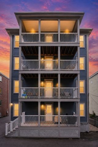 652 Hyde Park Ave. 2R, Boston, MA 02131