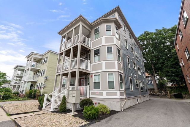 652 Hyde Park Ave. 2R, Boston, MA 02131