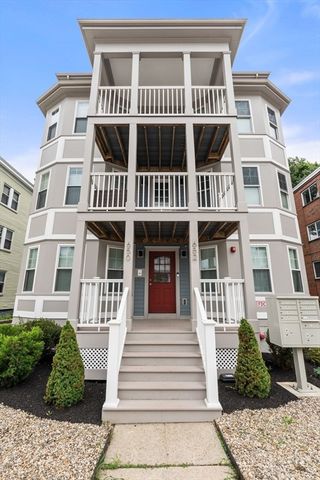 652 Hyde Park Ave. 2R, Boston, MA 02131