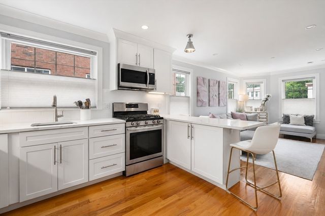 652 Hyde Park Ave. 2R, Boston, MA 02131