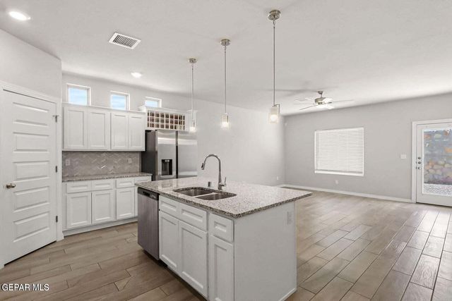 13186 EMERALD ISLE Street, El Paso, TX 79928