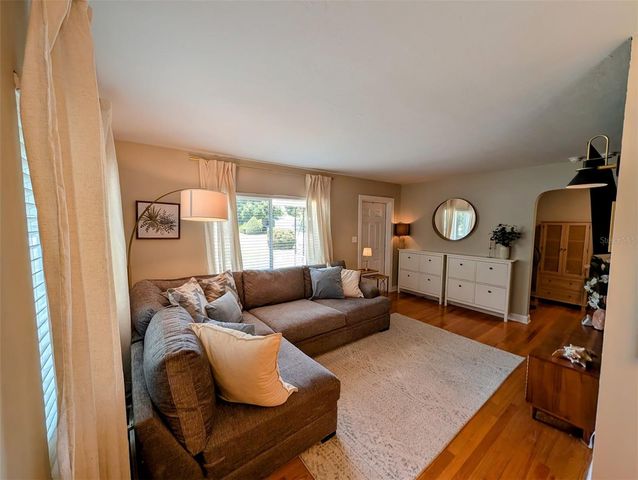 4332 9TH AVE N, St Petersburg, FL 33713