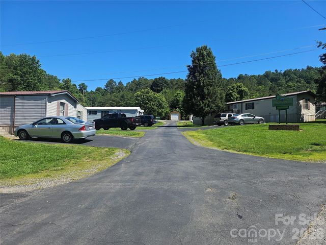 8 Mountain View Road, Weaverville, NC 28787
