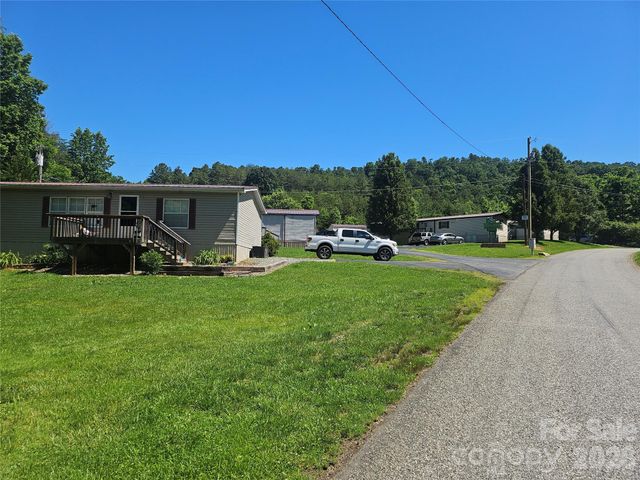 8 Mountain View Road, Weaverville, NC 28787