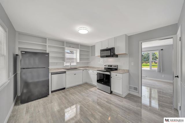 228 S 19th Street, Beatrice, NE 68310