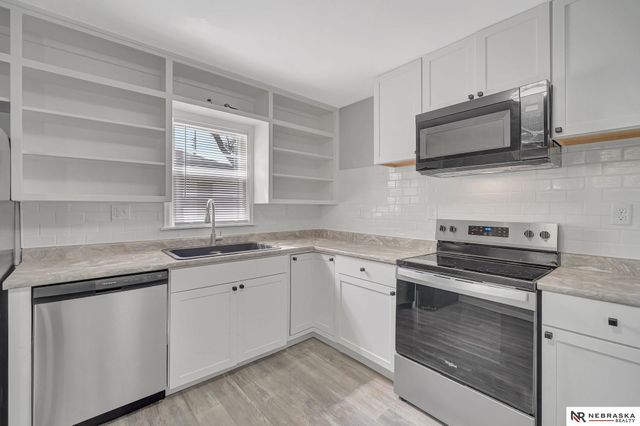 228 S 19th Street, Beatrice, NE 68310