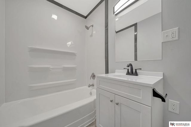 228 S 19th Street, Beatrice, NE 68310