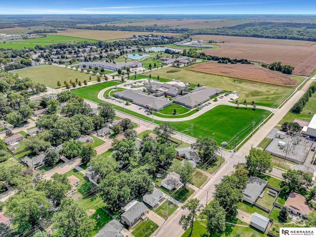 228 S 19th Street, Beatrice, NE 68310