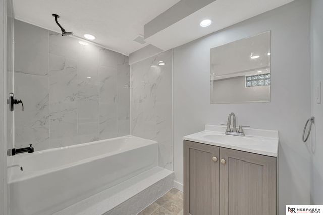 228 S 19th Street, Beatrice, NE 68310