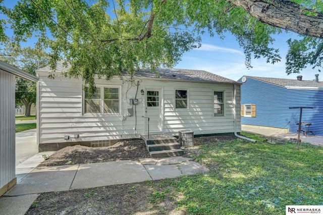 228 S 19th Street, Beatrice, NE 68310