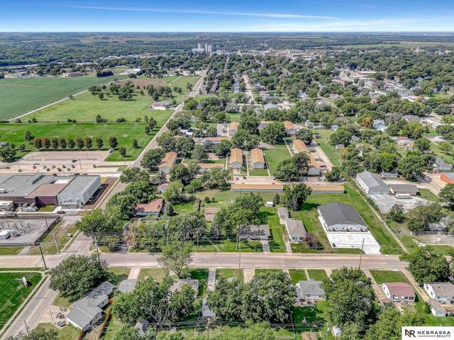 228 S 19th Street, Beatrice, NE 68310