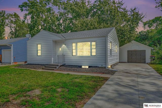 228 S 19th Street, Beatrice, NE 68310