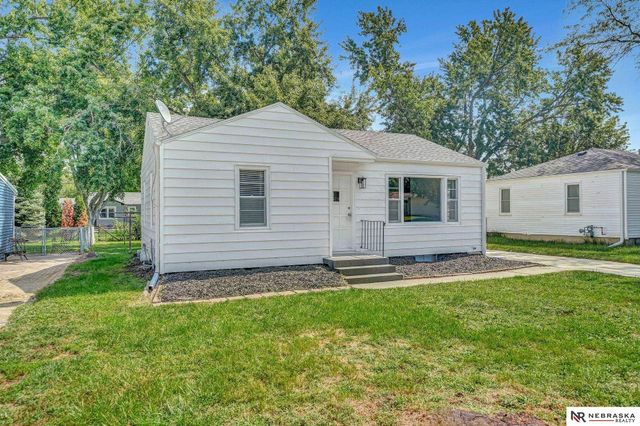 228 S 19th Street, Beatrice, NE 68310