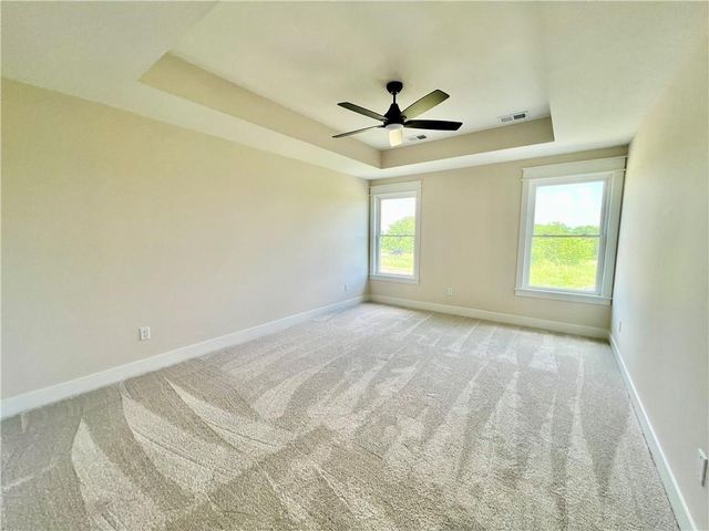 1929 Longview Drive, Liberty, MO 64068