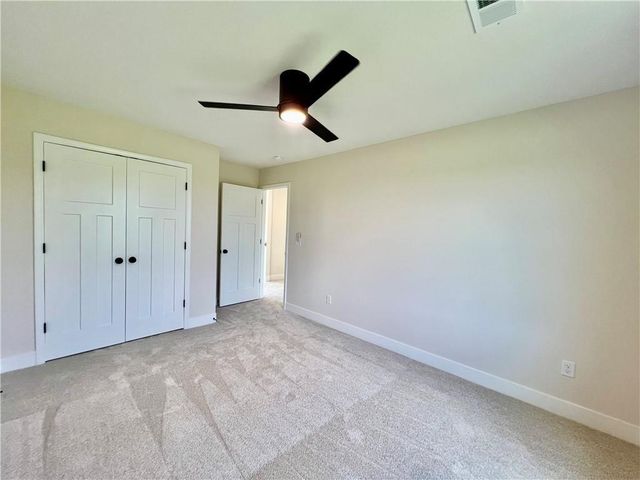 1929 Longview Drive, Liberty, MO 64068